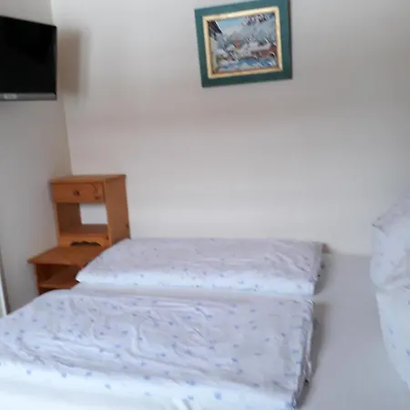 Gaestehaus Kurparkfrieden Bed & Breakfast 3*