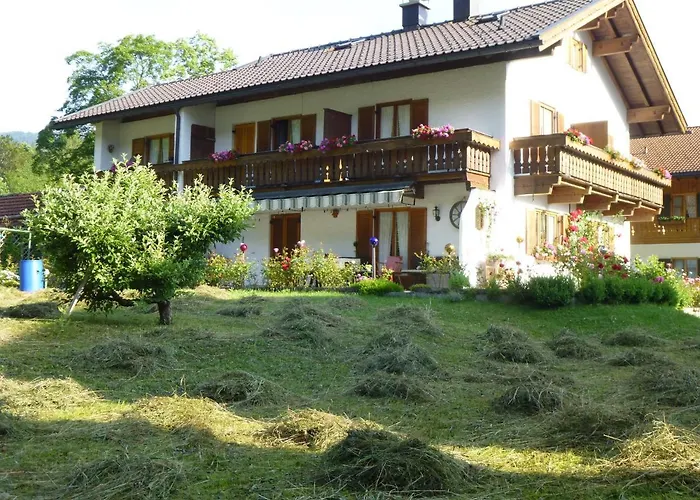 לינה וארוחת בוקר Gaestehaus Kurparkfrieden מוטנוואלד